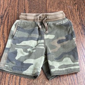 Gap boys xs camouflage shorts